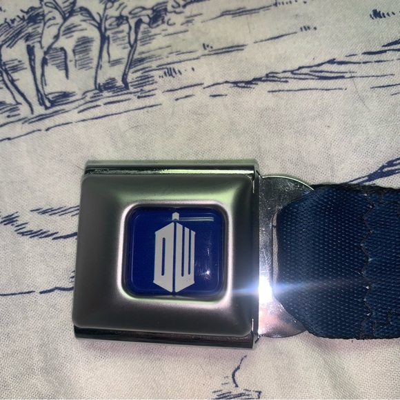 Doctor Who Tardis Police Call Box Repeating Image Cinch Waist Belt Adjustable - Picture 3 of 6